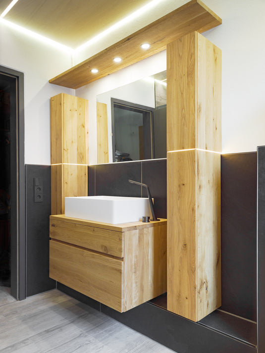 Badezimmerschränke mit LED Applikationen