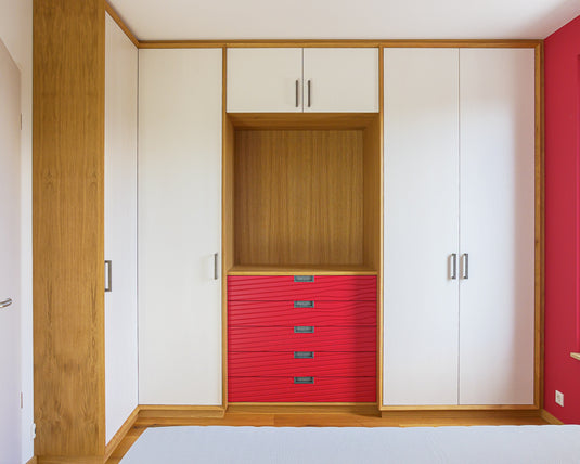 Kleiderschrank in Eiche