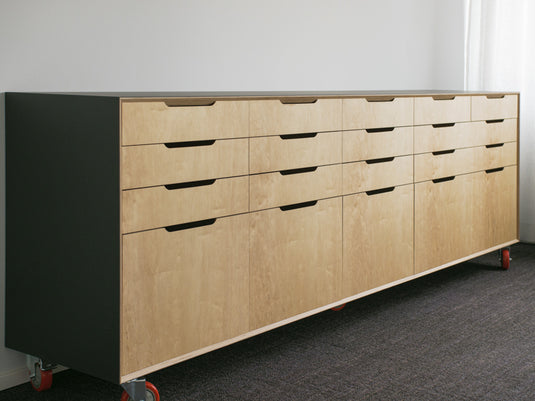Sideboard mit Birke und Möbellinoleum